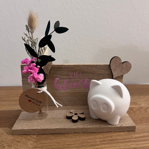 Glücksbringer - Präsent / Deko aus Holz und Resin mit süßem Schweinchen und Trockenblumen - handmade with love