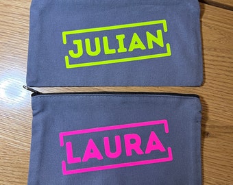 Personalisierte kleine graue Baumwoll-Tasche mit Wunschnamen in neon pink, neon orange oder neon gelb