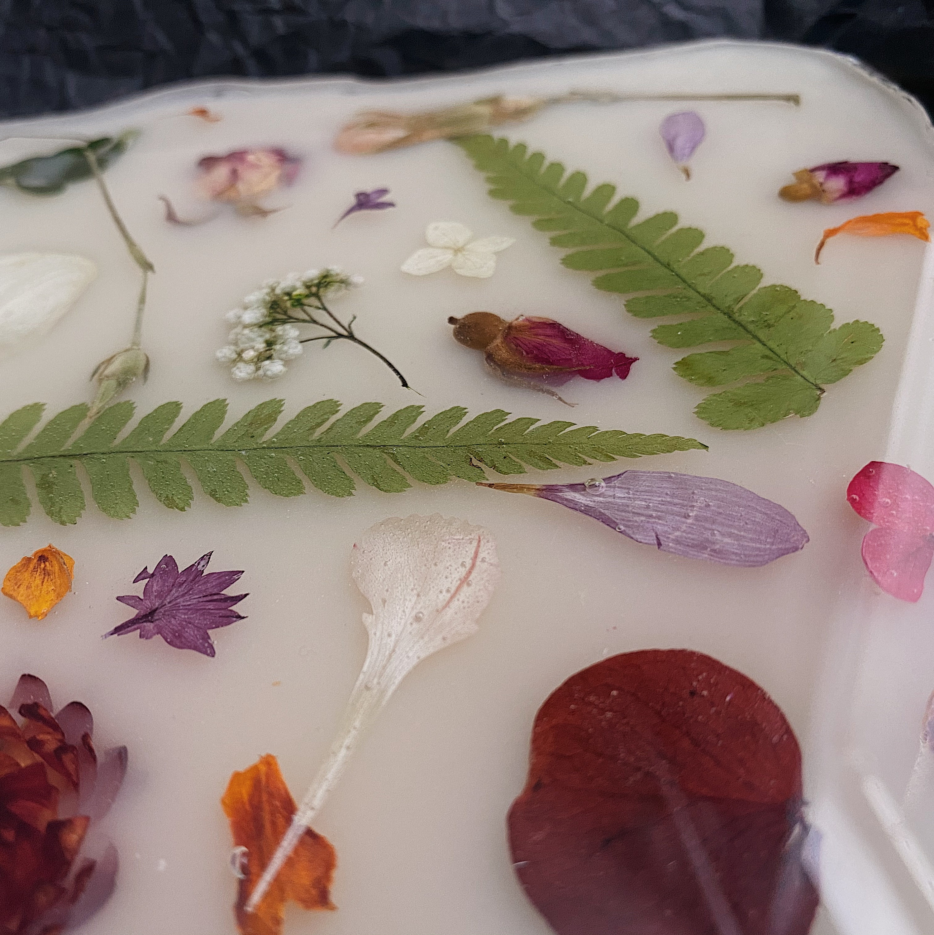 Floral resin tray with dry flowers Etsy