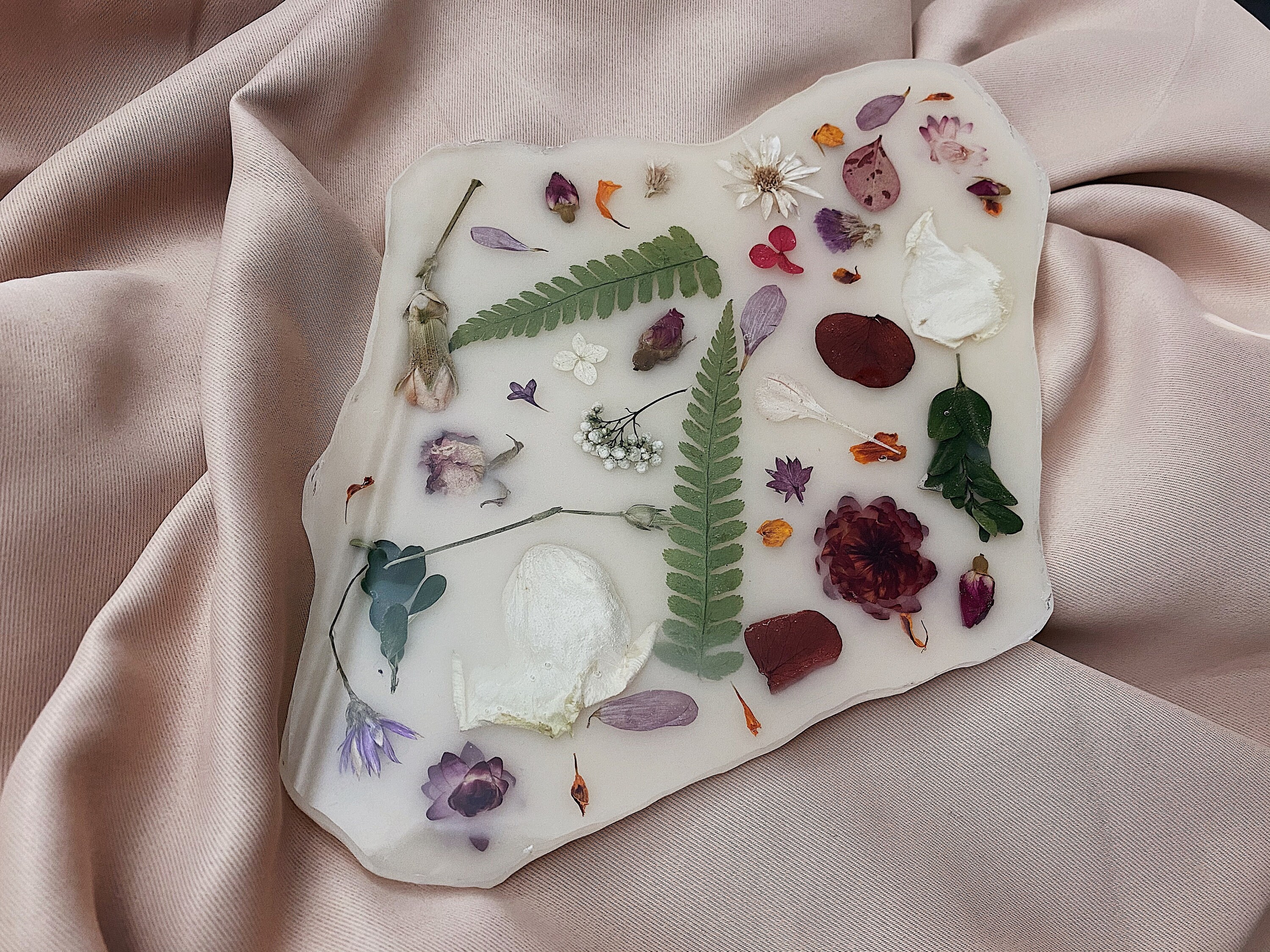 Floral resin tray with dry flowers Etsy