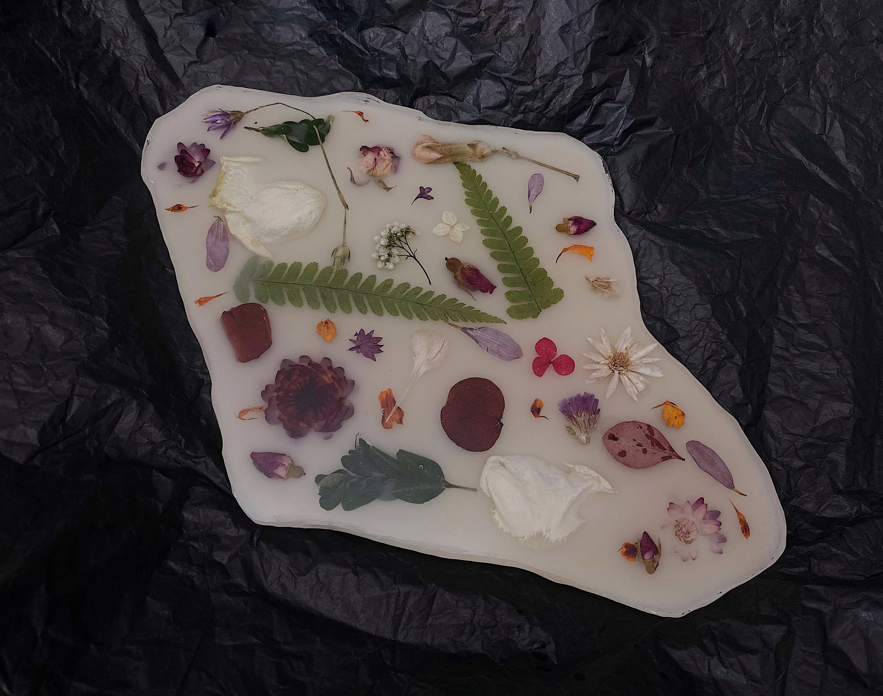 Floral resin tray with dry flowers Etsy