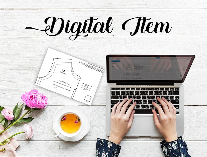 K&ouml;nnte beinhalten: Ein digitaler Download eines Schnittmusters f&uuml;r ein &auml;rmelloses Oberteil. Das Schnittmuster ist auf einem wei&szlig;en Blatt Papier gedruckt und wird auf einem Laptop-Computer angezeigt. Der Text "Digital Item" ist oben im Bild in schwarzer Kursivschrift geschrieben.