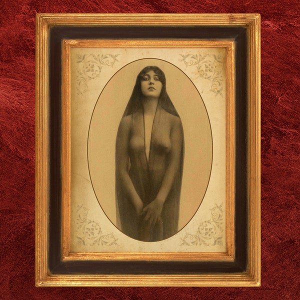 Josephine Earp, the common-law wife of Wyatt Earp, a famed Old West lawman and gambler. Vintage Home Decor Print 8" by 10"