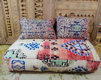 kilm pouf Moroccon sofa.(48/24/8 inchee)120/60/20cm .vintage moroccan kilm pouf .Yoga meditation+ 2 kilim pillows