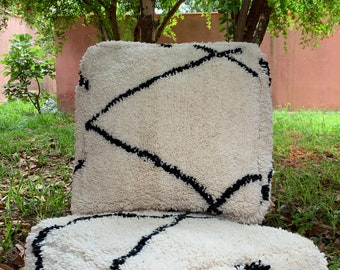 Beni ouarin square pouf Amazing Morocco.vintage moroccan kilm pouf .outdoor kilm pouf.Yoga meditation.