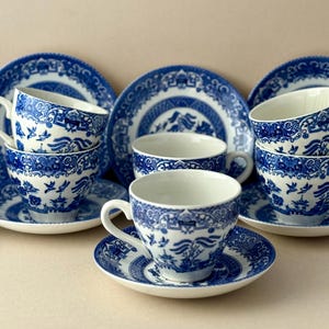 Vintage Willow Pattern Teacups & Saucers, English Ironstone Pottery -  Set of 6