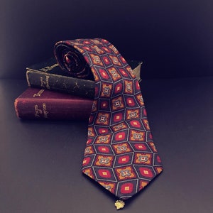 Vintage Alpi Seide Silk Tie / Neck Tie / Dress Tie - Red Gold & Blue design