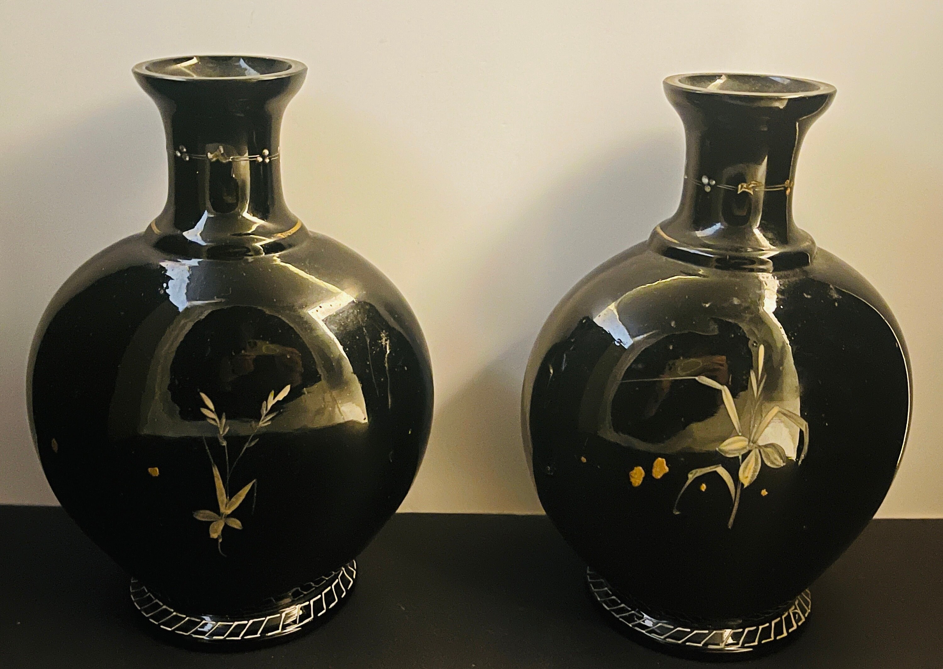 黒いガラス花瓶 フラスコ型 ビクトリア朝の黒ガラスフラスコ花瓶、手描きの蝶、ペア - Etsy 日本