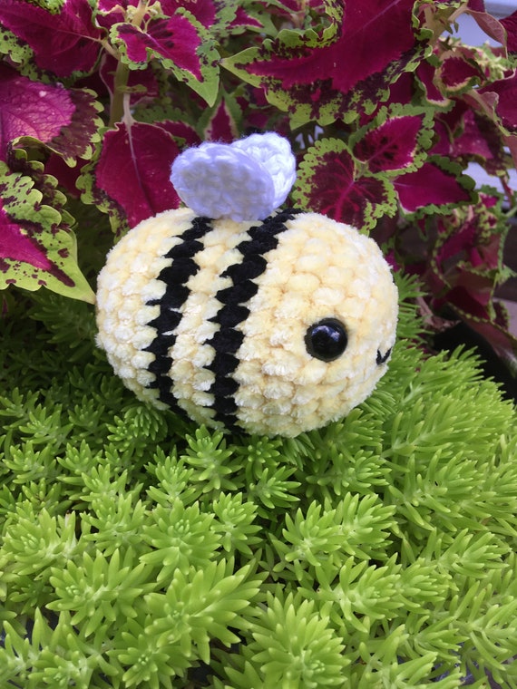 Bee Plush Toy Chenille Yarn Bee Small Amigurumi Beecrochet 
