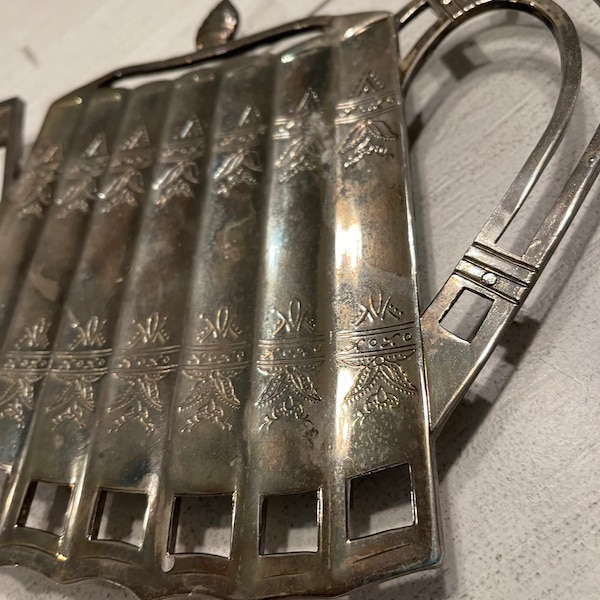 Godinger Engraved Silver Plated Tea Pot Shaped Trivet / 1992 / made in Hong Kong