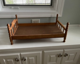 Vintage wood doll bed with spindles / for 18" dolls / handmade 40s doll animal bed toy decor farmhouse