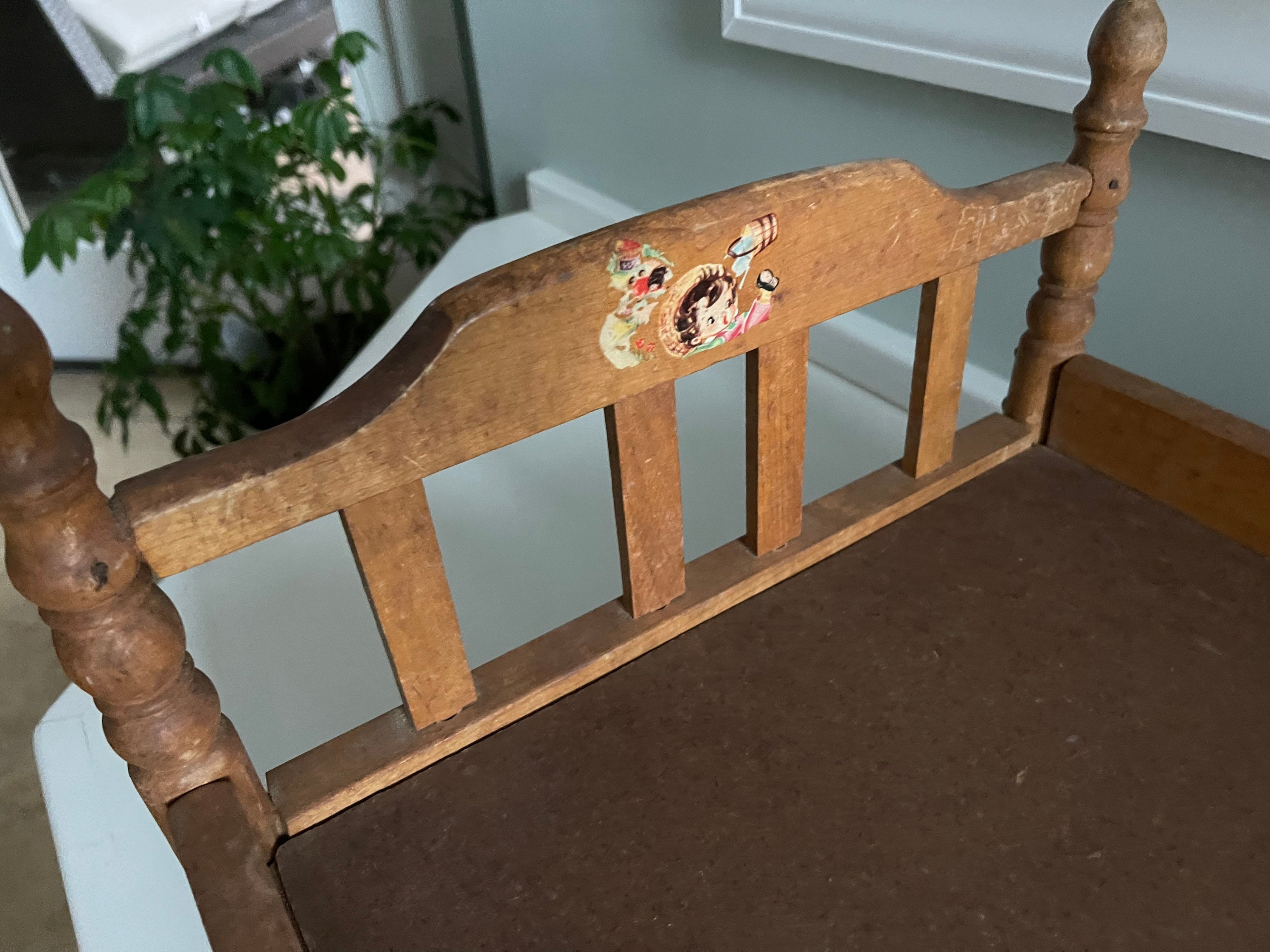Vintage Wood Doll Bed With Spindles / for 18 Dolls / Handmade 40s Doll