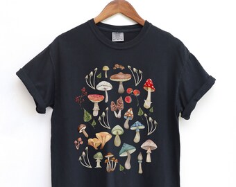 Goblincore shirt, mushroom shirt, cottagecore shirt, fairycore shirt, naturecore shirt, granola girl, autumn aesthetic, boho tshirt green
