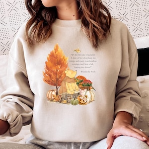 Winnie the Pooh autumn sweater, Winnie the Pooh and friends, Cute Winnie the Pooh pumpkin sweatshirt, Vintage Winnie the Pooh fall crewneck