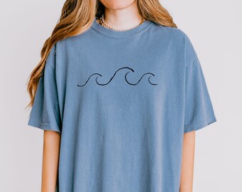 Comfort Colors Beach Wave Tshirt, Ocean Shirt, Surf Tee, Minimalist Shirt, Summer tshirt, Tropical Shirt, Surf Shirt, Wave Shirt, Beach Tee