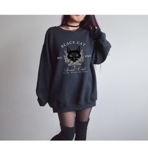 ブラック キャット ソーシャル クラブ スウェットシャツ、黒猫スウェットシャツ、セーラム 黒猫シャツ、黒猫ママ、セーラム スウェットシャツ、セーラム シャツ、猫ママへのギフト