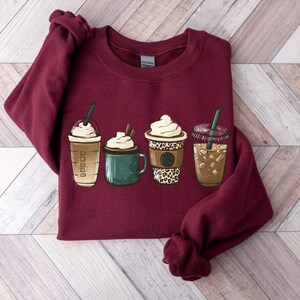 コーヒー スウェットシャツ、コーヒー セーター、まずはコーヒー、コーヒー好きへのギフト、コーヒー プリーズ シャツ、レディース クルーネック スウェットシャツ、レディース プラスサイズ 画像 6