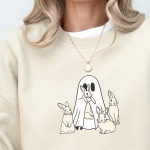 Felpa di Halloween, Felpa Coniglio Coniglietto Fantasma, Girocollo di Halloween, Camicie autunnali, Camicia Fantasma, Regalo di Halloween Amante del Coniglio, Camicia Coniglio