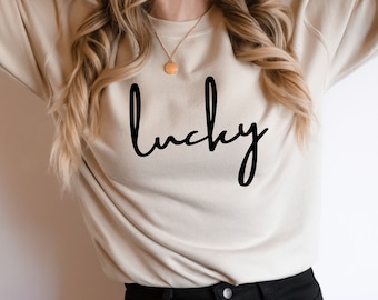 St Patricks Day Sweatshirt, Lucky Sweatshirt, St Pattys Sweatshirt, St Paddys Shirt, Womens St Patricks Day Gift, Womens Plus Size Kleding