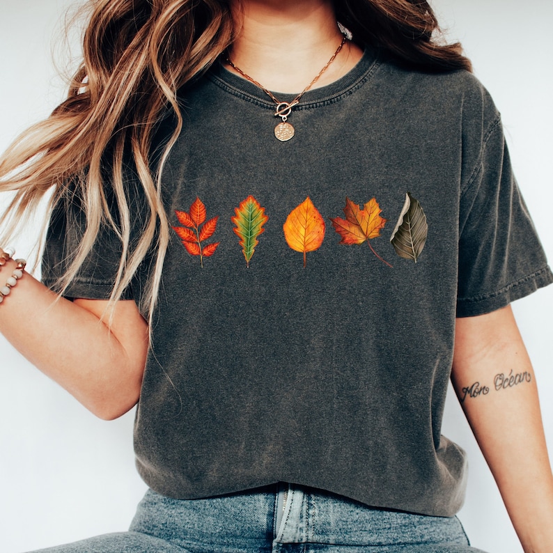 Komfortfärger höstlöv t-shirt, höstlöv t-shirt, naturälskare gåva, campingtröja vandringströja rustik natur rund hals vandringströja Pepper