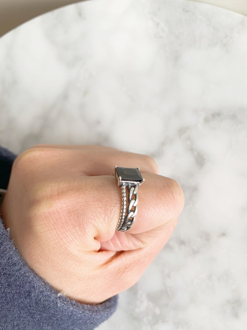 Vintage ring with black agate stone in solid silver 925 adjustable size