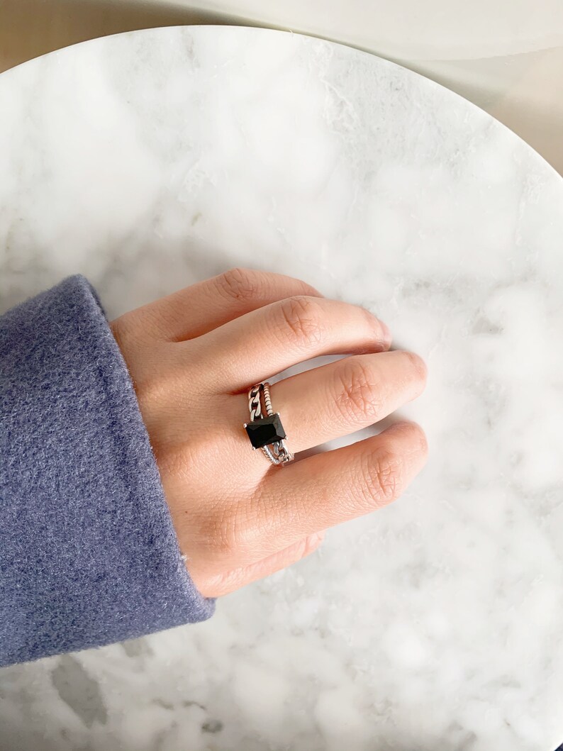 Vintage ring with black agate stone in solid silver 925 adjustable size