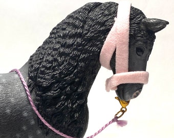 Stretch Halter with detachable lead line for Schleich Horse