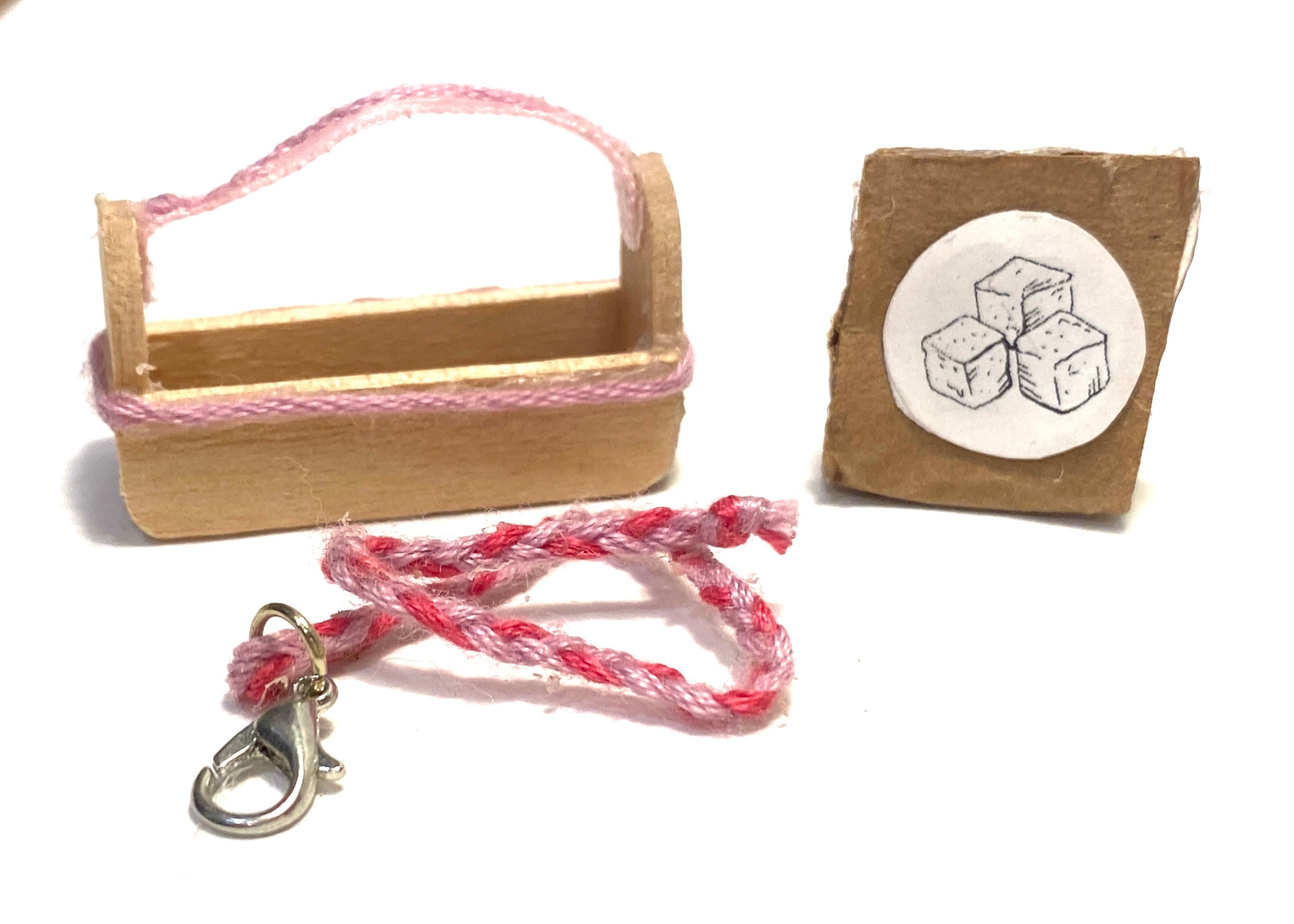 Boîte à brosses, laisse et sac de sucre pour cheval jouet Schleich.