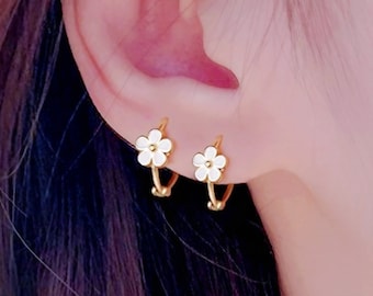 925 Sterling Silver Cute Blossom Flower Hoop Earrings | Silver Daisy Floral Dainty Hoops | Minimalist | Small Hoops | Gift For Her
