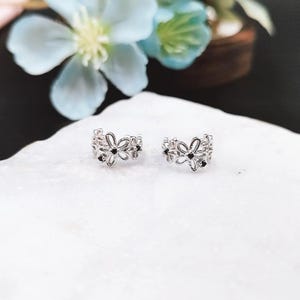 Sterling Silber Daisy Blume Ohrmanschette | Floral Conch Manschette | Nicht durchbohrte Ohrringe | Knorpelmanschette | Minimalistisch | Hippie Boho Hippiestil Geschenk für sie