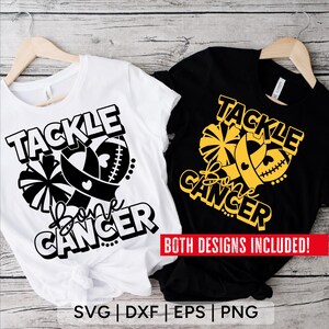 Puede incluir: Dos camisetas, una blanca y otra negra, con el texto "TACKLE Bone CANCER". La camiseta blanca presenta un diseño de fútbol americano y pompones. La camiseta negra tiene un diseño similar en amarillo. Incluye el texto "BOTH DESIGNS INCLUDED!"