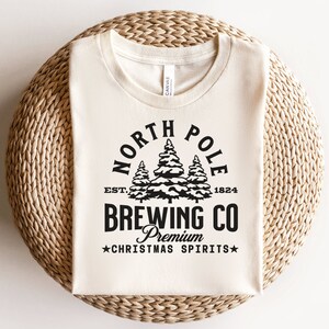 North Pole Brewing Co svg,natal svg,feliz natal svg,placa de natal svg,camisa de natal svg,natal engraçado,arquivos svg para cricut