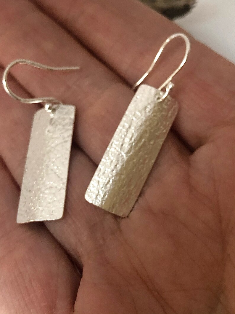Perfect for Mother\u2019s Day gift . With contemporary elegance Textured silver drop earrings these earrings are perfect for night or day