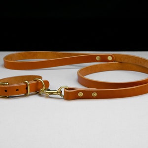 Hundehalsband und Leine Kombination - Hellbraunes Englisches Zaumleder mit Natur Messing Beschlägen