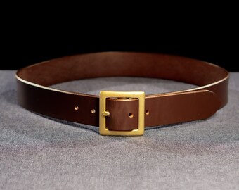 Opus - Vollnarbiger Ledergürtel - Choco Brown Englischer Zaum mit Garrison Mittelsteg Schnalle (Natural Brass)