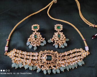 Antique Gold Kundan Choker Set with Green Beads &amp; Pearls
