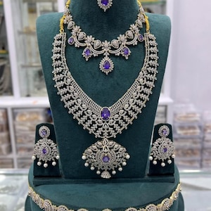 Royal Purple CZ Brautschmuck Set | Halskette, Tikka, Ohrringe & Taillengürtel | Indische Hochzeit Set | Anitha Schmuck | Braut vollen Satz.