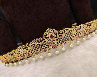 Gold Finish Saree Belt: Delicate Pearl Indian Hip Chain  display picture 2