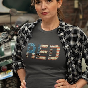 RED, Remember Everyone Deployed Tshirt, Dad Mom Gift, Grunge Flag, I wear RED on Friday for those deployed, Unisex, Bella Canvas