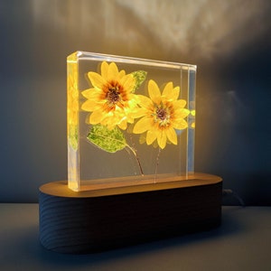 Real Sunflower Block, Resin Paperweight, Sunflower Night Light, Sunflower Ornament, Natural Gift, Gift for Her, Home Decor, Birthday Gift