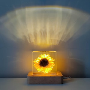 Real Sunflower Block, Resin Paperweight, Sunflower Night Light, Sunflower Ornament, Natural Gift, Gift for Her, Home Decor, Birthday Gift image 4