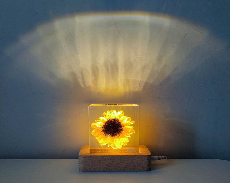 Real Sunflower Block, Resin Paperweight, Sunflower Night Light, Sunflower Ornament, Natural Gift, Gift for Her, Home Decor, Birthday Gift image 4