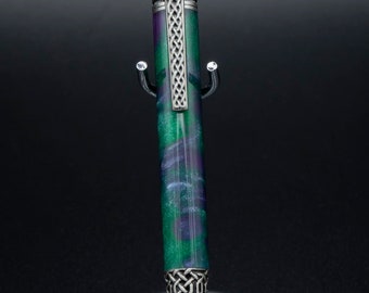 we110 Celtic Weave Full-Etched Gift-boxed Pen we110 Celtic Weave Full-Etched Gift-boxed Pen