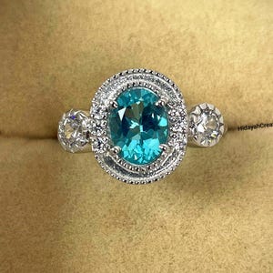 Paraiba Turmalinring, Paraiba Verlobungsring, blau grüner Paraiba Turmalin Ring, Paraiba Oval Ring, Luxus Paraiba Schmuck.