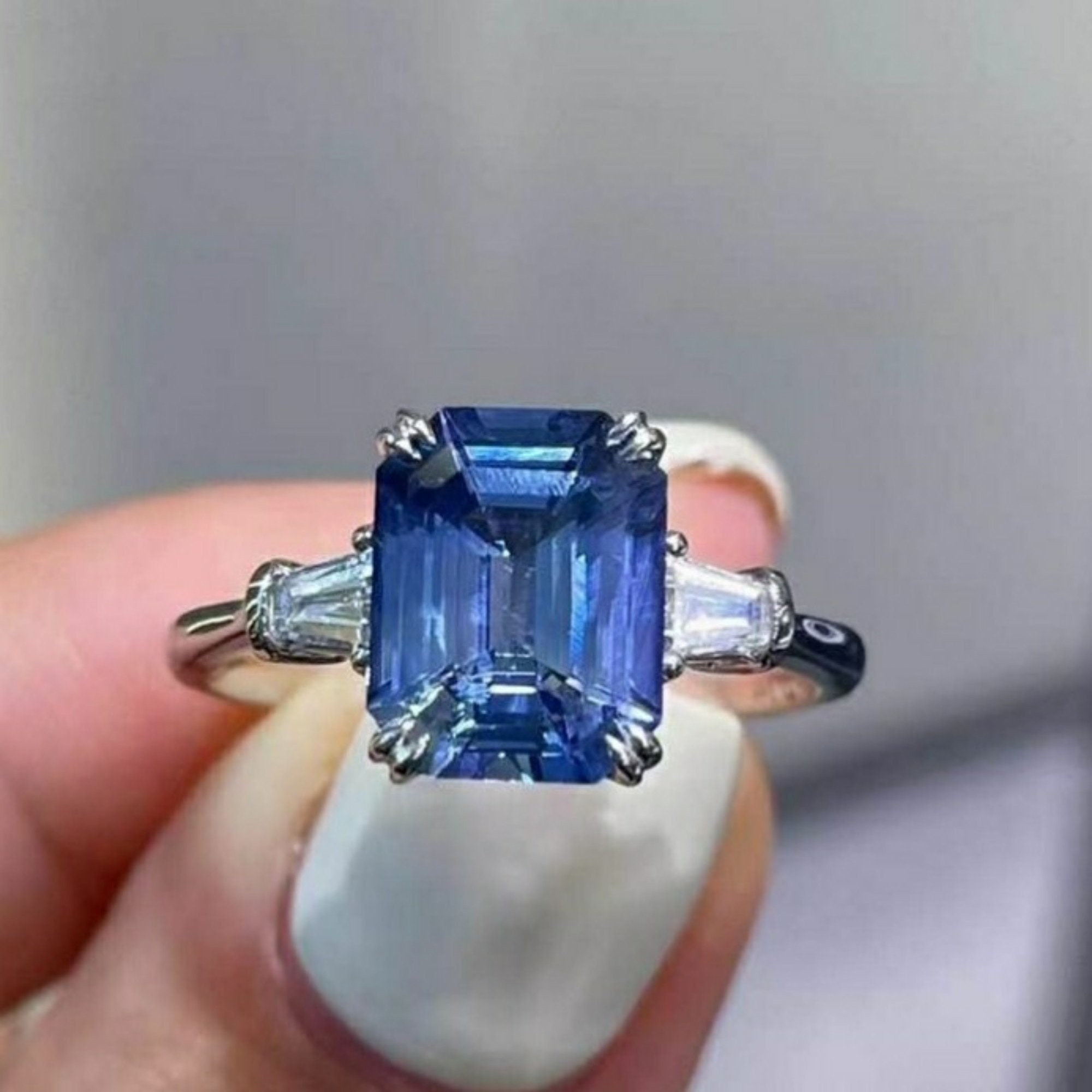 Athena ring - 2.54 Carat Bi-color Light Blue Oval Sapphire – Porter Gulch