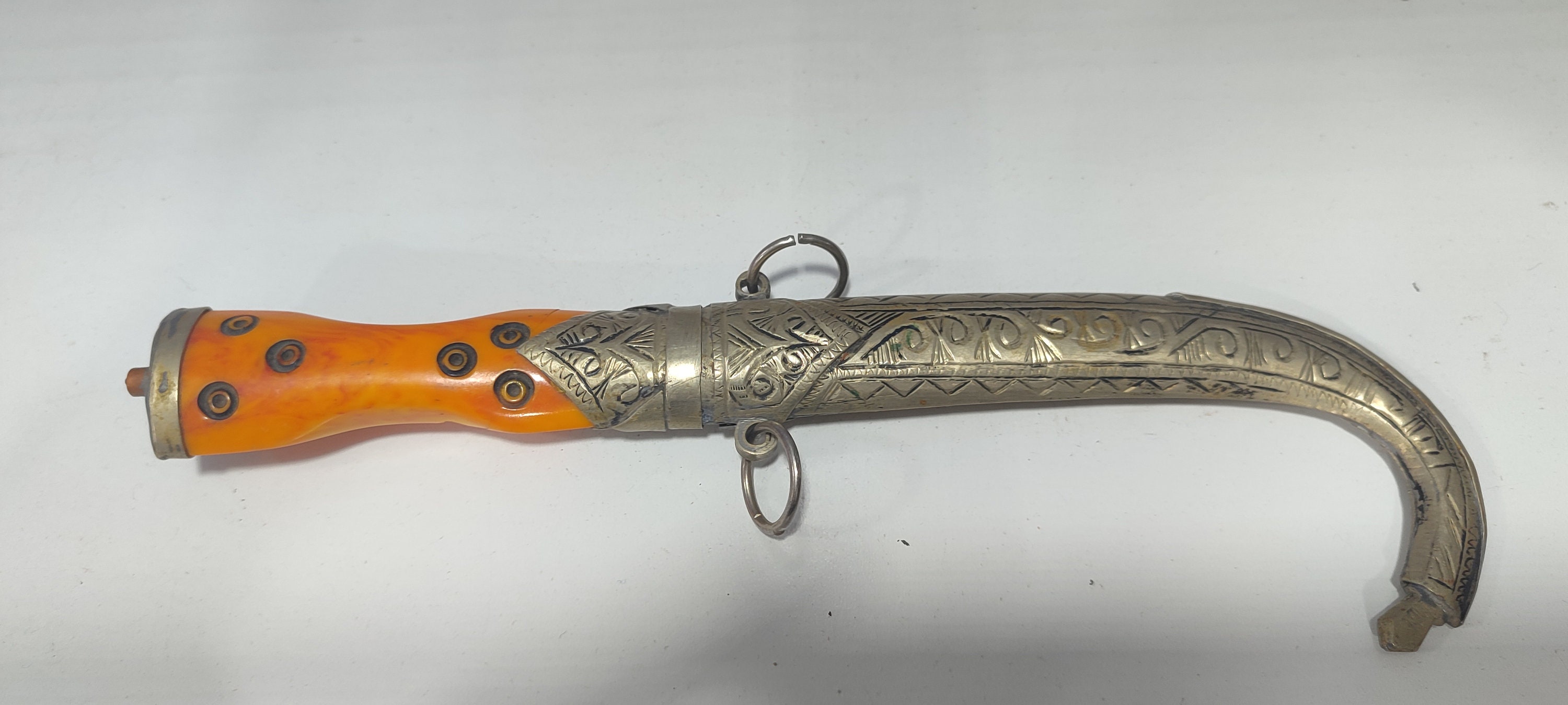 ヴィンテージの刻まれたベルベル人のコウミャ短剣: モロッコのイスラム