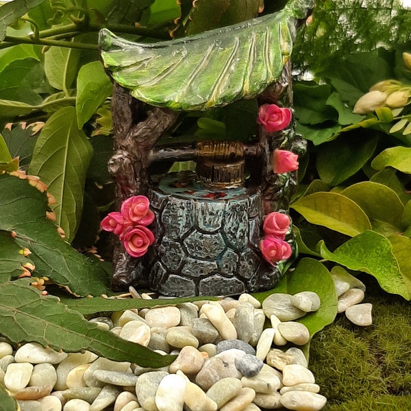 Tiny Wishing Well with mini Koi fish, Fairy Garden accesories, Good luck decoration, Desk Decor, Gift.