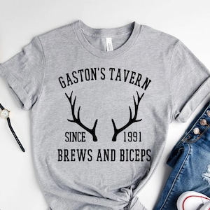 Chemise Gaston's Tavern Brews and Biceps, chemises Disney, chemises Disney pour femmes, chemise Disney Princess Belle, La Belle et la Bête