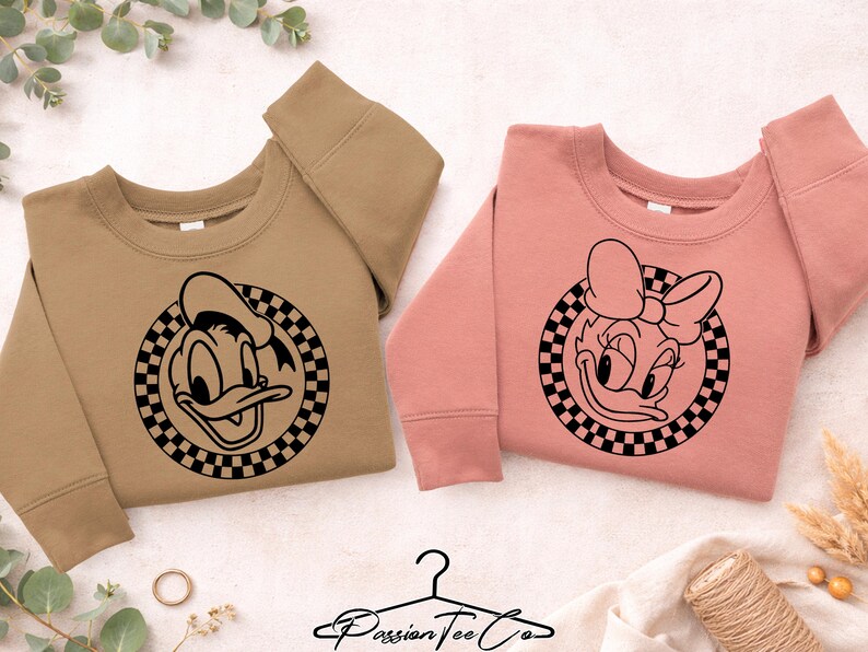 Disney Retro Sweatshirts, Minnie Checkered Sweatshirt, Disneyworld Family Sweatshirt, Goofy, Donald, Daisy, Mickey Sweatshirt, Disneyland
