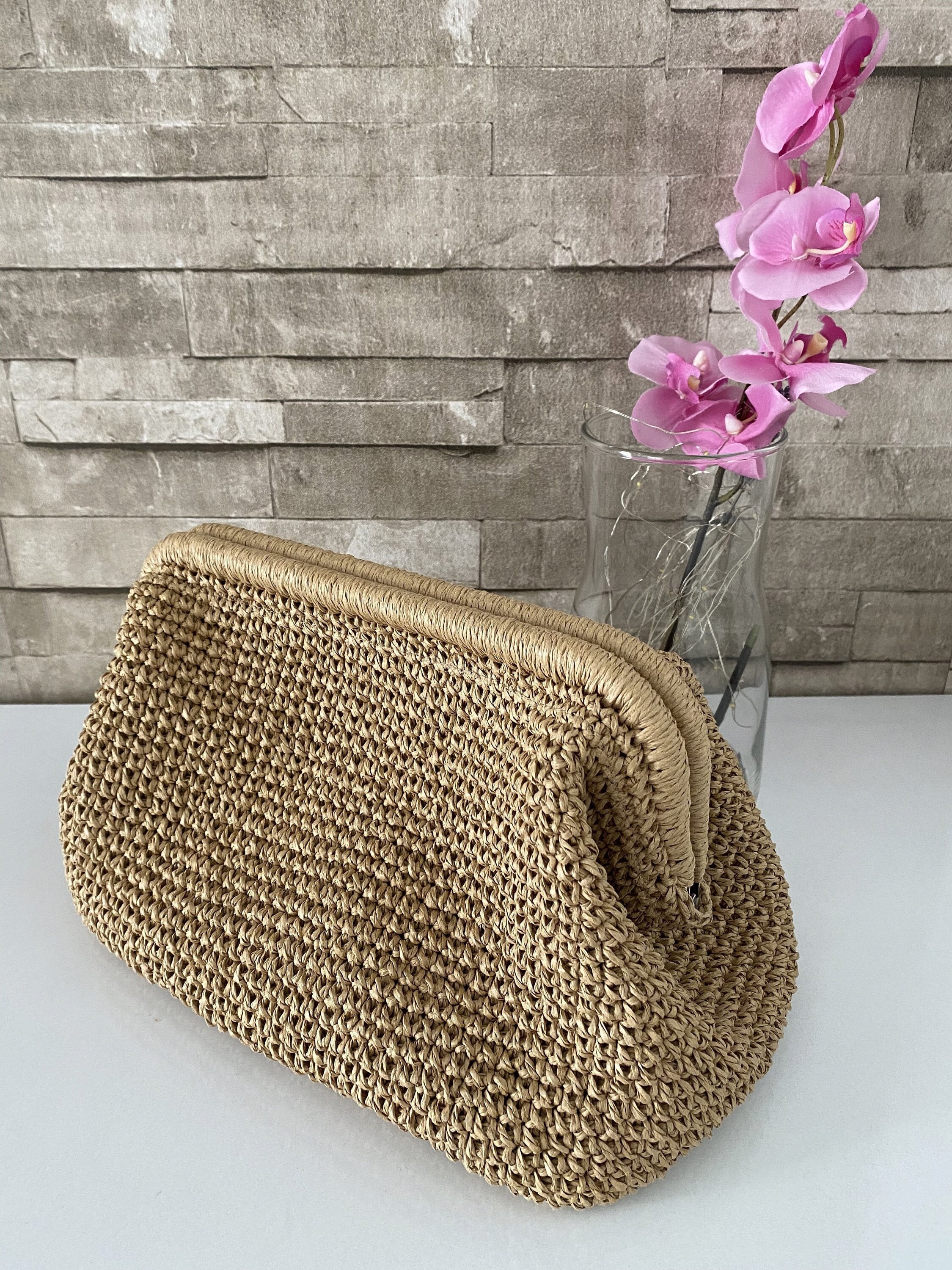 40+ Straw Bags, Purses & Clutches Perfect for Vacation - This is